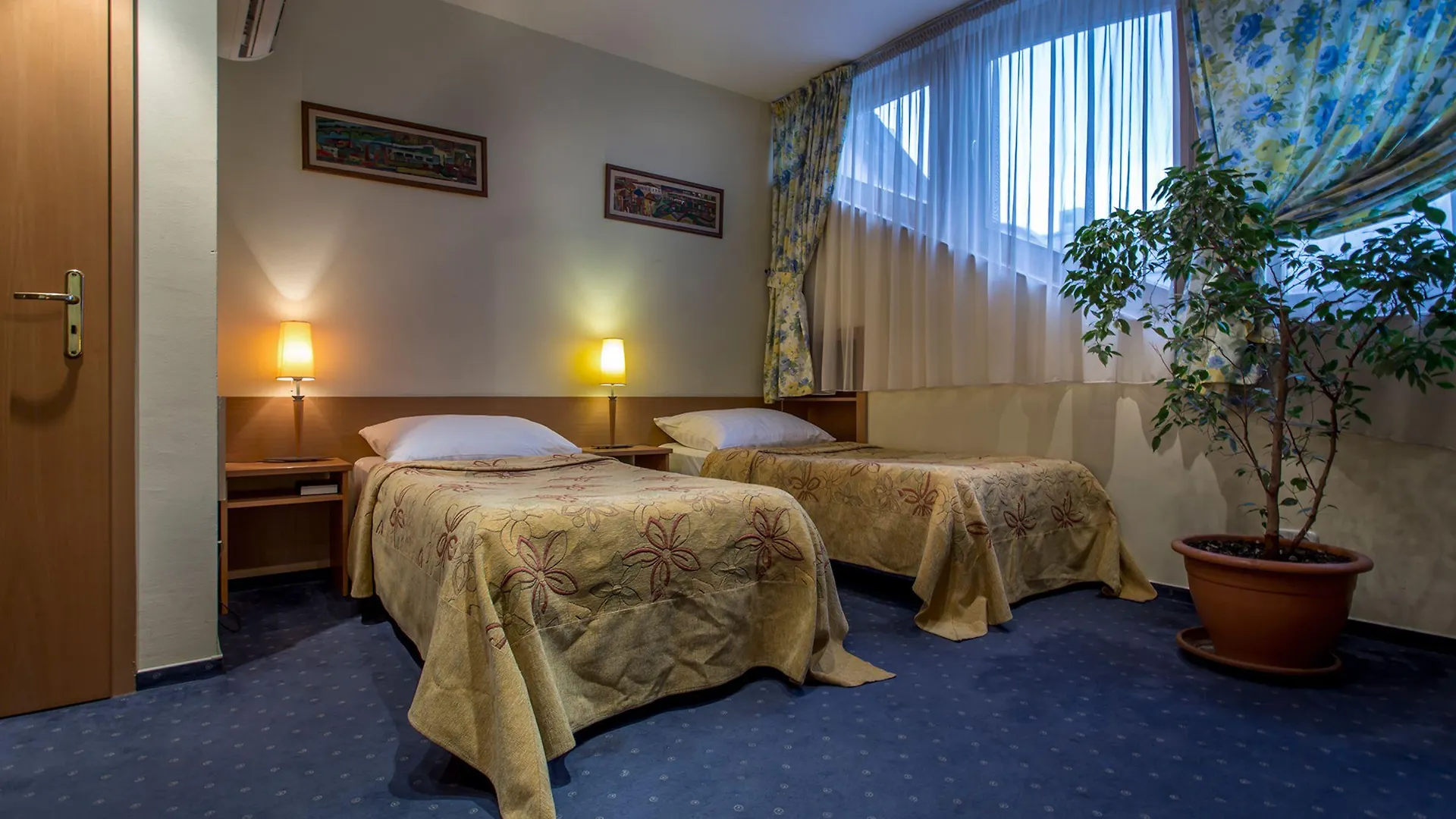 Corvin Hotel Budapest Sissi Wing 3*,  Hongarije