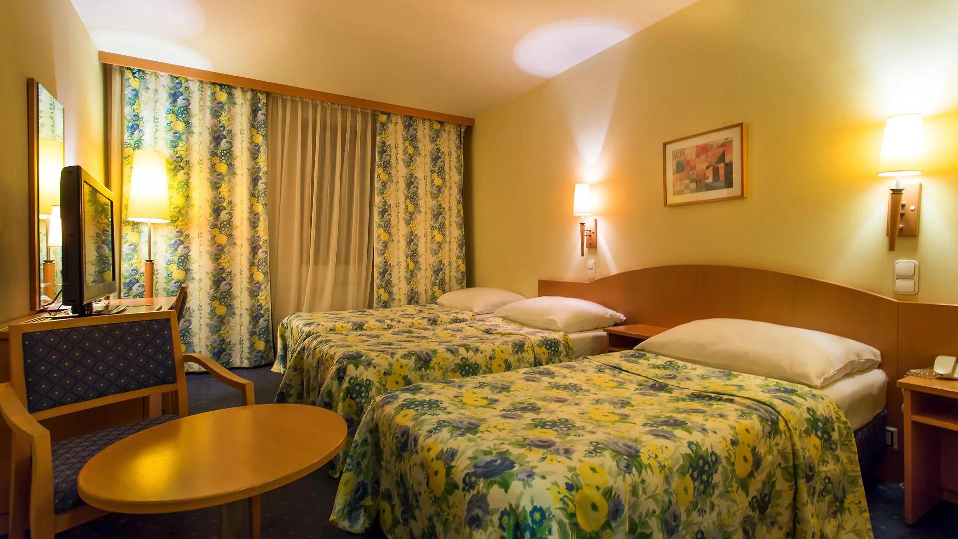 Corvin Hotel Budapest Sissi Wing