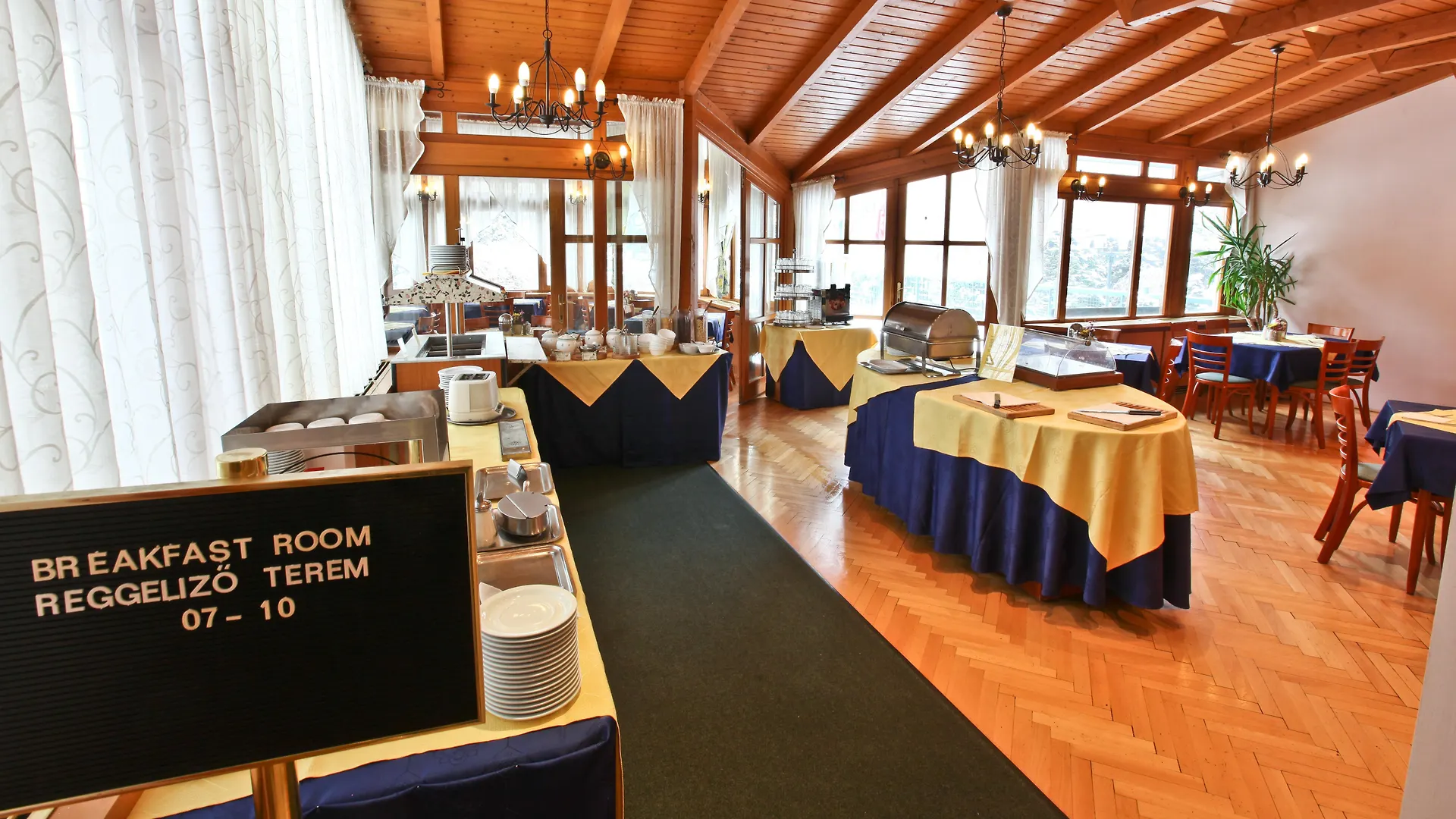 Corvin Hotel Budapest Sissi Wing