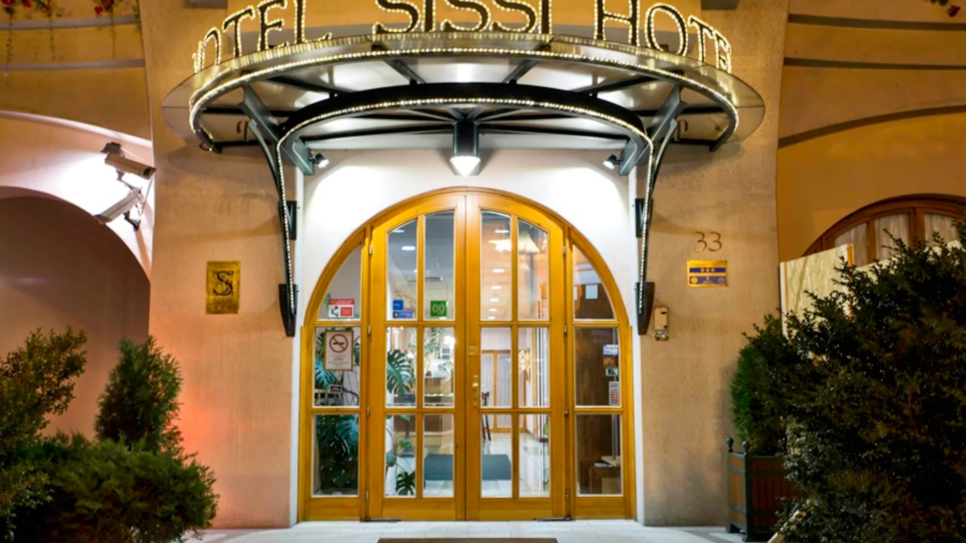 Corvin Hotel Budapest Sissi Wing 3*,  Hongarije