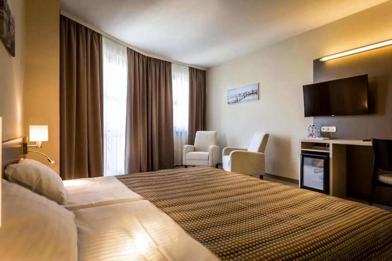 Corvin Hotel Budapest Sissi Wing